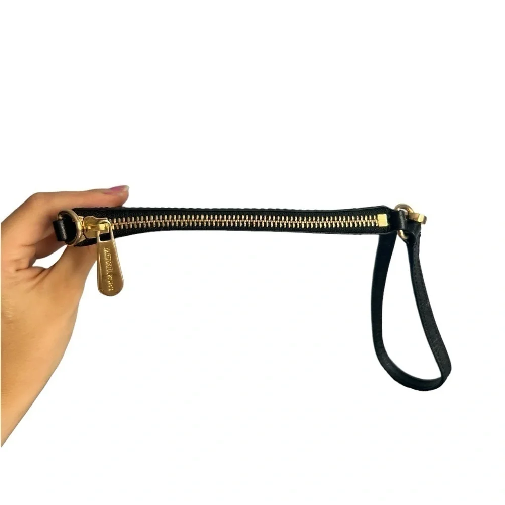 MICHAEL KORS Medium Leather Wristlet